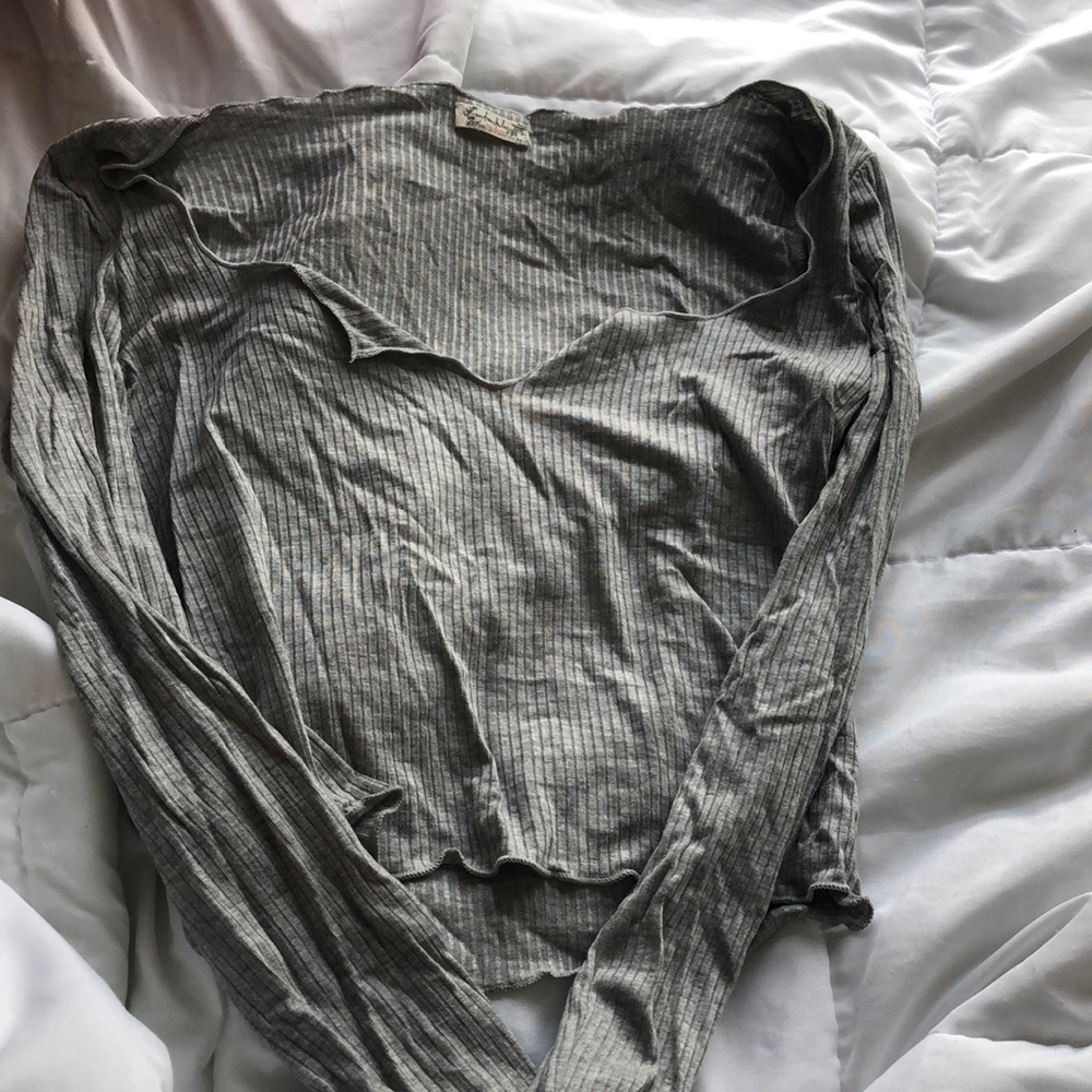Grey long sleeve crop top